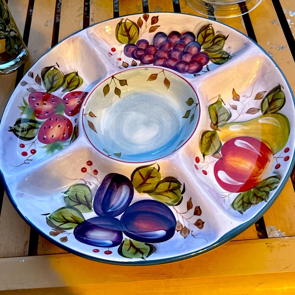 Dinnerware/China Large Chip and Dip Round Tray,Black Forest Fruits Pattern